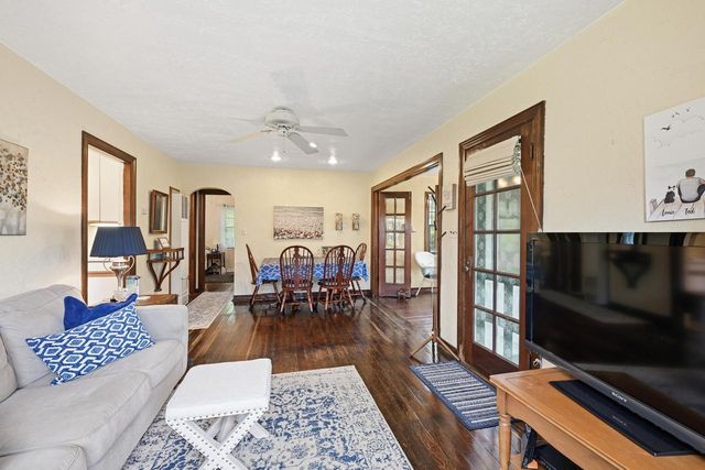 133 West Spring DRIVE, Twin Lakes, WI 53181