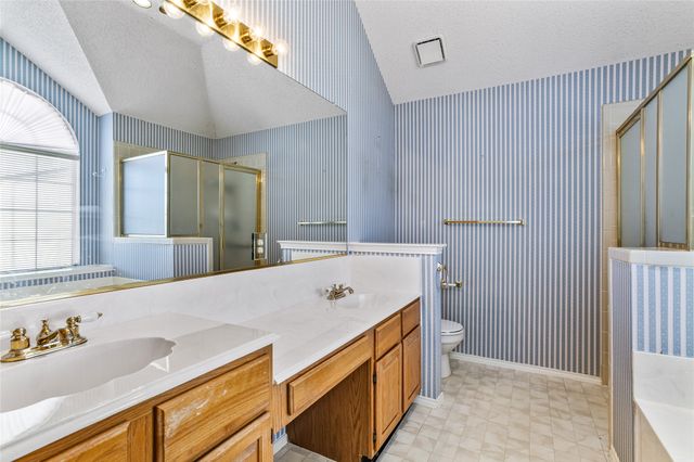 6710 Falcon Street, Rowlett, TX 75089