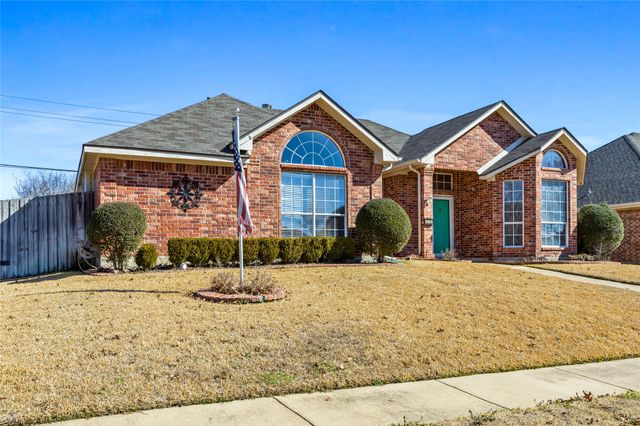 6710 Falcon Street, Rowlett, TX 75089