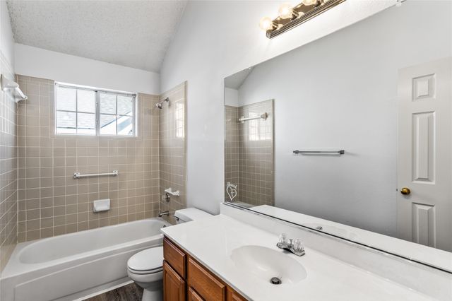 6710 Falcon Street, Rowlett, TX 75089