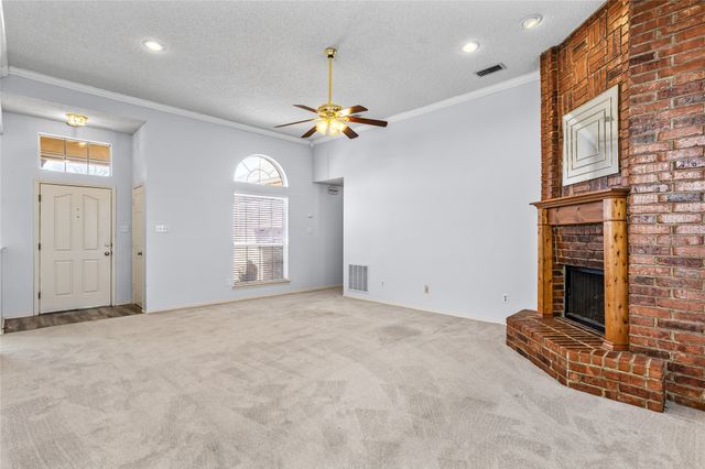 6710 Falcon Street, Rowlett, TX 75089