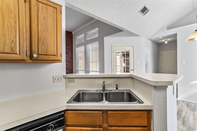 6710 Falcon Street, Rowlett, TX 75089