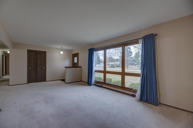 2213 E Huebbe Parkway, Beloit, WI 53511