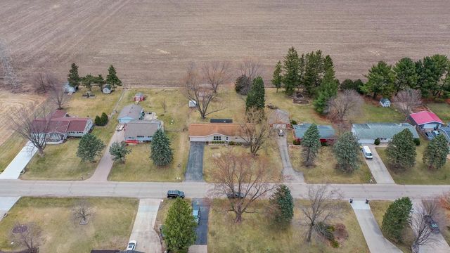 2213 E Huebbe Parkway, Beloit, WI 53511
