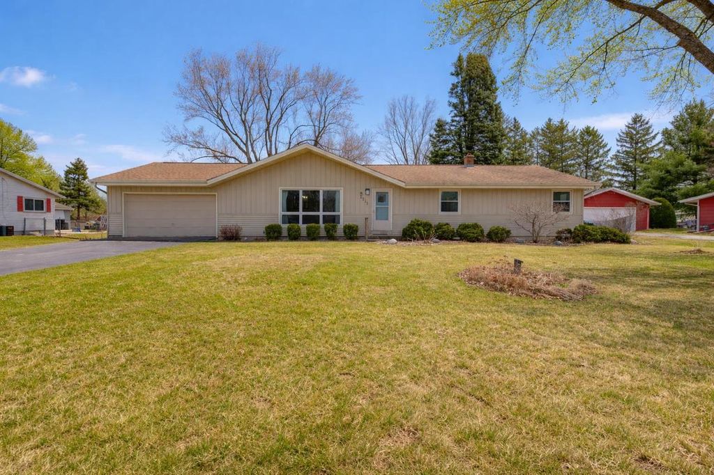 2213 E Huebbe Parkway, Beloit, WI 53511
