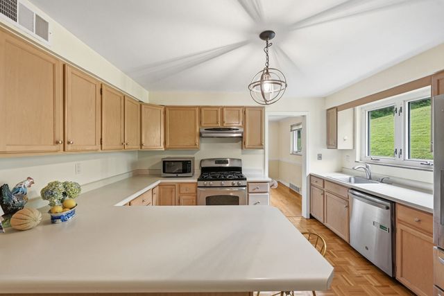 1260 Fox Chapel ROAD, Fox Chapel, PA 15238