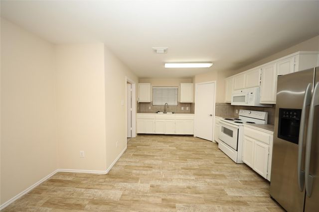 12620 Rio Bravo Street, Rosharon, TX 77583