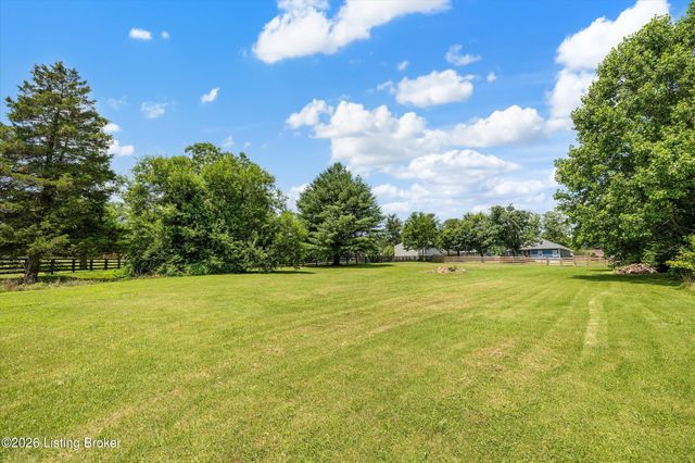 5700 Old Floydsburg Rd, Crestwood, KY 40014