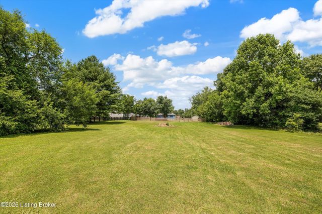 5700 Old Floydsburg Rd, Crestwood, KY 40014