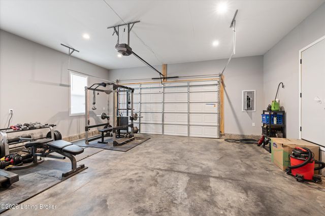 5700 Old Floydsburg Rd, Crestwood, KY 40014