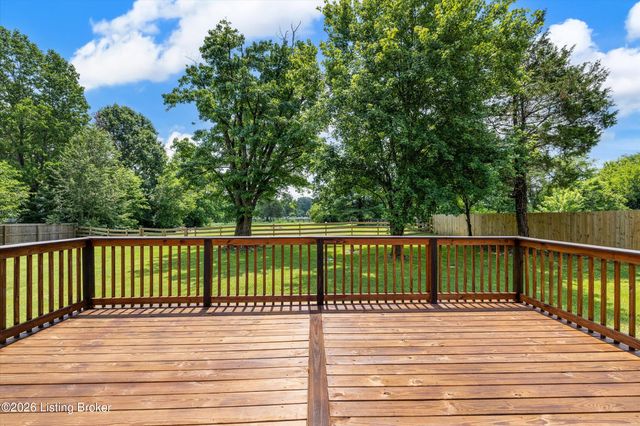 5700 Old Floydsburg Rd, Crestwood, KY 40014