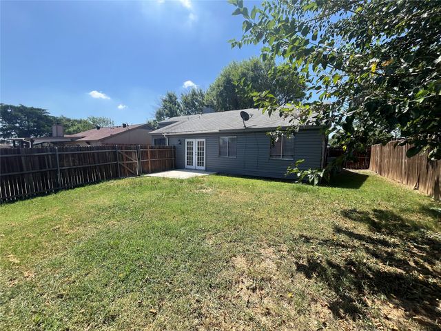 1209 High Country Drive, Garland, TX 75041
