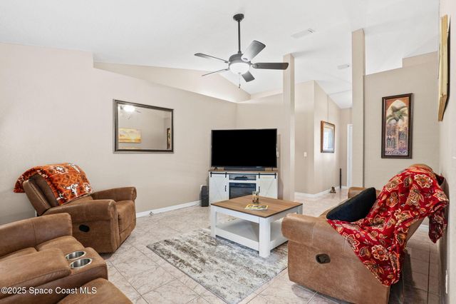 441 Avocado Avenue, Sebastian, FL 32958