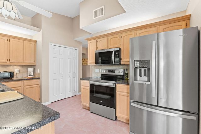 441 Avocado Avenue, Sebastian, FL 32958