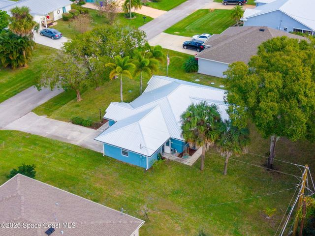 441 Avocado Avenue, Sebastian, FL 32958