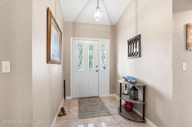 441 Avocado Avenue, Sebastian, FL 32958