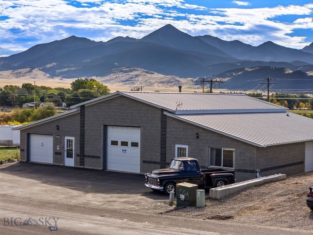 1801 Sun Avenue, Livingston, MT 59047