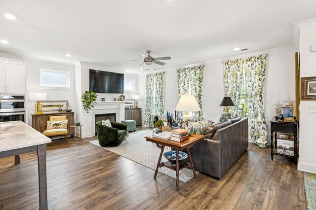 218 Southmen Ln, Spring Hill, TN 37174