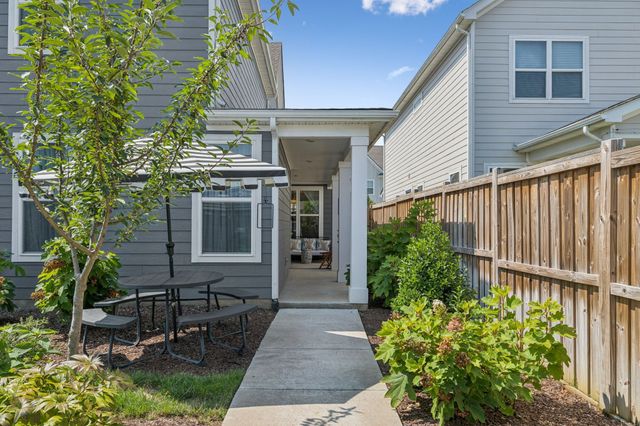 218 Southmen Ln, Spring Hill, TN 37174