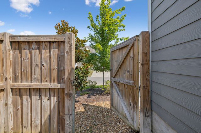 218 Southmen Ln, Spring Hill, TN 37174