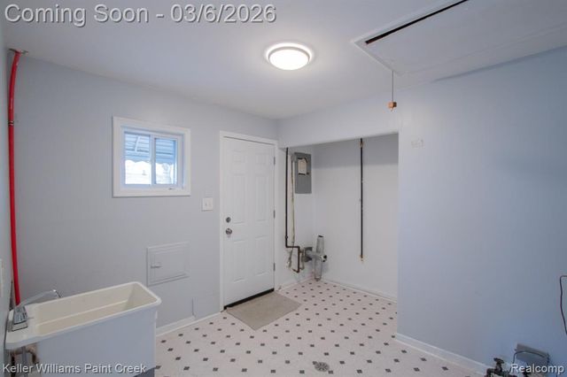 11169 Ocalla Drive, Warren, MI 48089