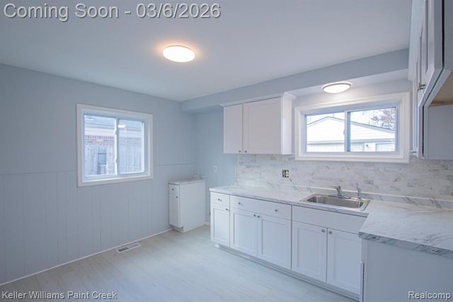 11169 Ocalla Drive, Warren, MI 48089