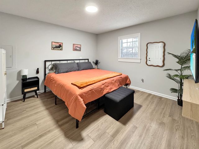 978 HUNTERS POINT DR, Memphis, TN 38018