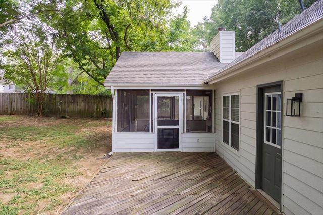 978 HUNTERS POINT DR, Memphis, TN 38018