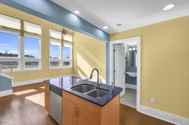 619 N 4th Street Apt 103, Wilmington, NC 28401