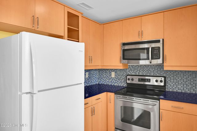 619 N 4th Street Apt 103, Wilmington, NC 28401