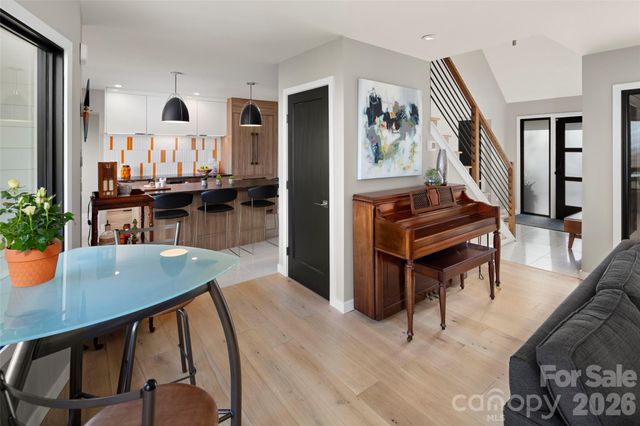 1202 Davis Mountain Road, Hendersonville, NC 28739