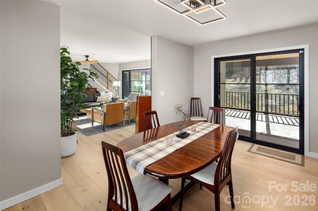 1202 Davis Mountain Road, Hendersonville, NC 28739