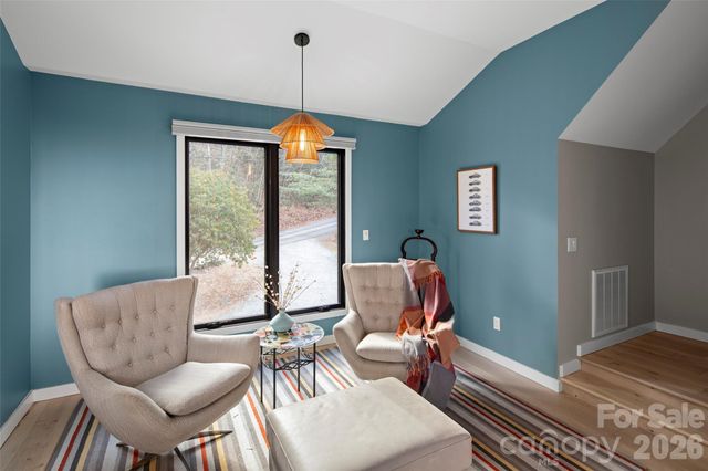 1202 Davis Mountain Road, Hendersonville, NC 28739