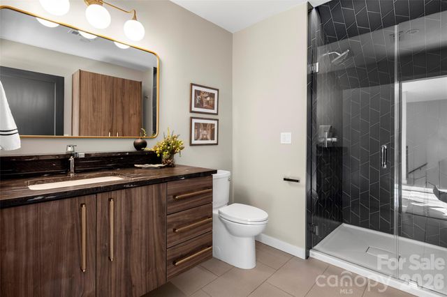 1202 Davis Mountain Road, Hendersonville, NC 28739