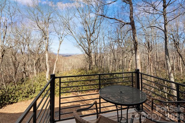 1202 Davis Mountain Road, Hendersonville, NC 28739