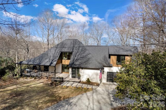 1202 Davis Mountain Road, Hendersonville, NC 28739