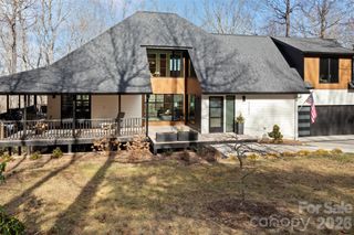 1202 Davis Mountain Road, Hendersonville, NC 28739