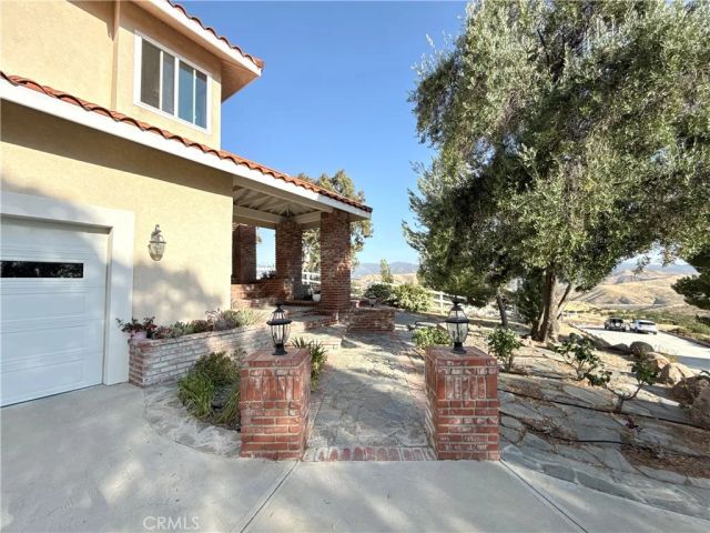 32080 Avenida Donari, Agua Dulce, CA 91390