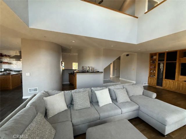 32080 Avenida Donari, Agua Dulce, CA 91390