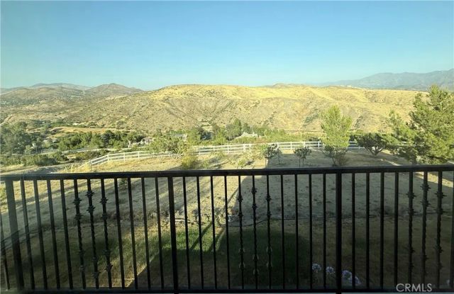 32080 Avenida Donari, Agua Dulce, CA 91390