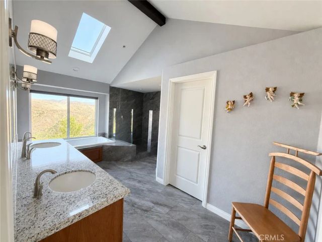 32080 Avenida Donari, Agua Dulce, CA 91390