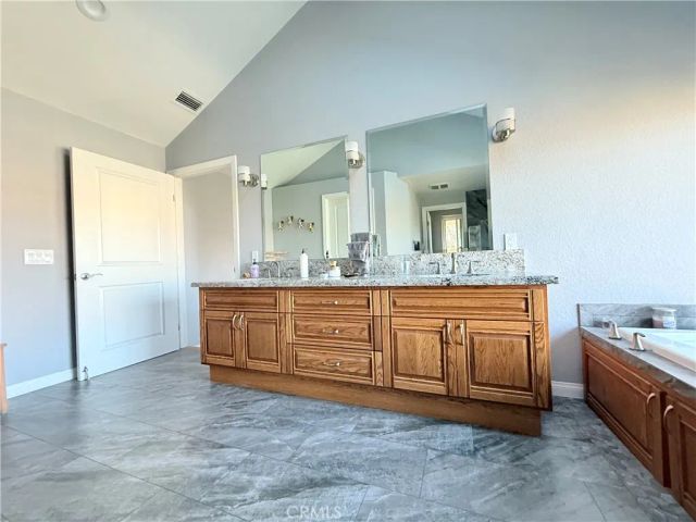 32080 Avenida Donari, Agua Dulce, CA 91390