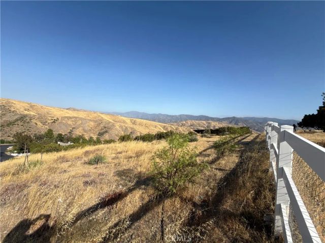 32080 Avenida Donari, Agua Dulce, CA 91390