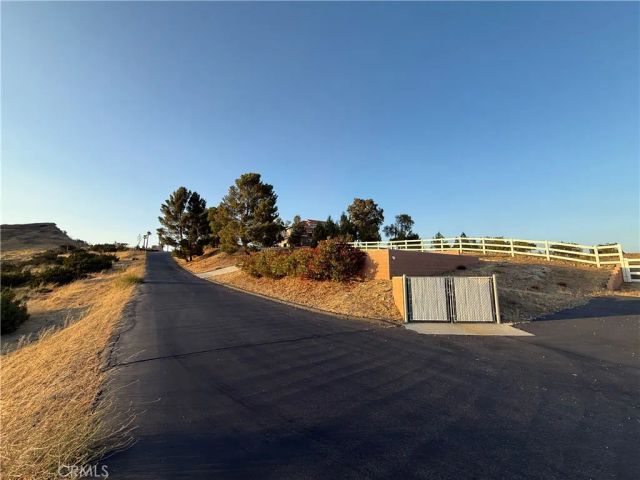 32080 Avenida Donari, Agua Dulce, CA 91390