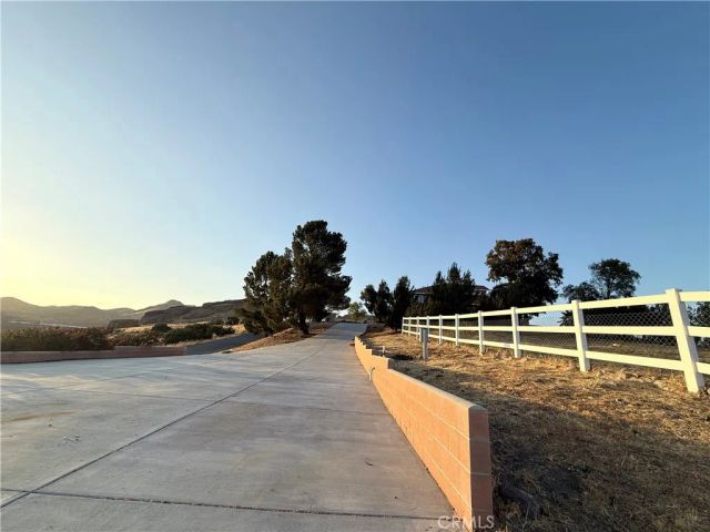 32080 Avenida Donari, Agua Dulce, CA 91390