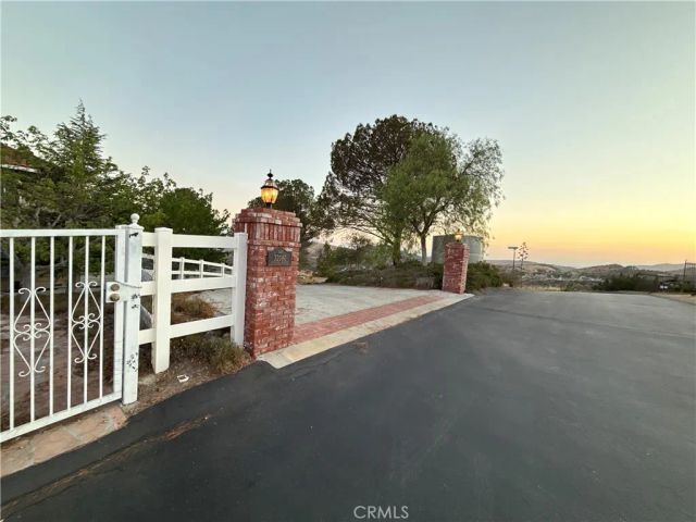 32080 Avenida Donari, Agua Dulce, CA 91390