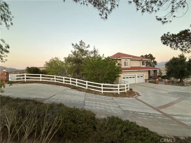 32080 Avenida Donari, Agua Dulce, CA 91390