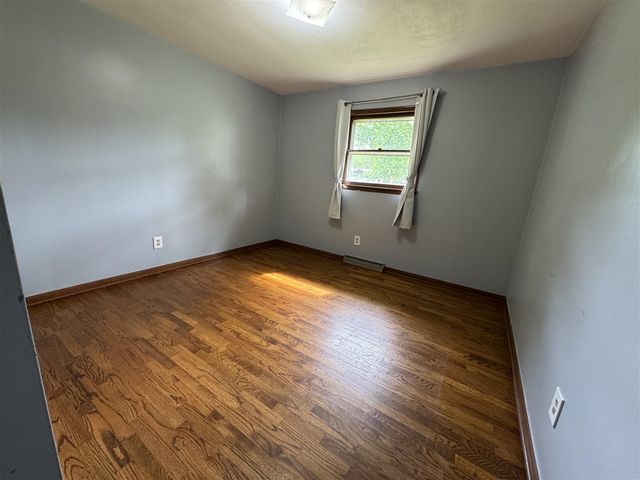 5634 W Hiawatha Lane, Stevensville, MI 49127