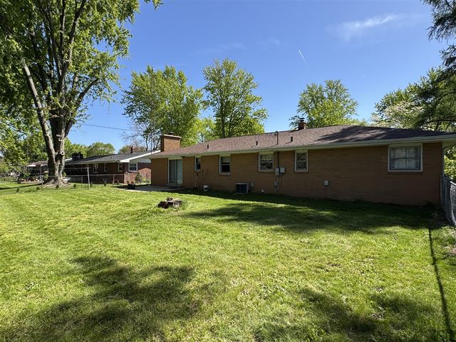 5634 W Hiawatha Lane, Stevensville, MI 49127
