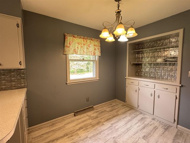 5634 W Hiawatha Lane, Stevensville, MI 49127